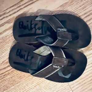 Quicksilver Brown Leather Flip Flops Size 10.5 Boys Like New Condition